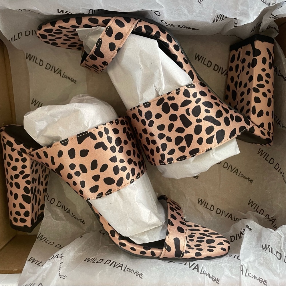 NWT FOREVER 21 Heels